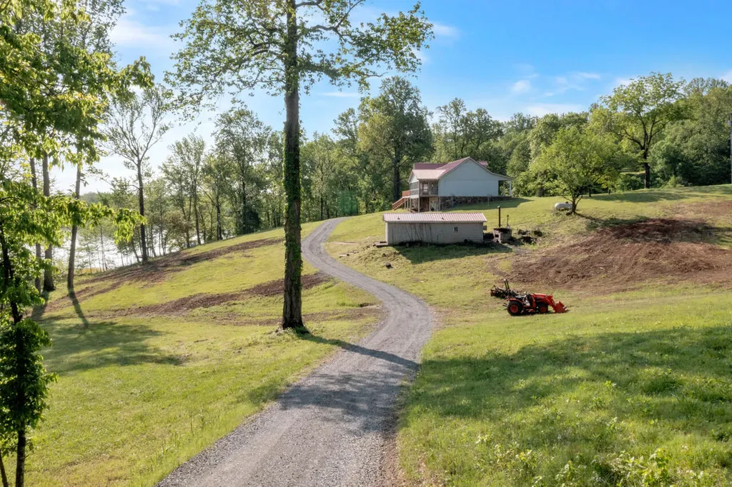 242 Woodruff Lane Cadiz KY 42211
