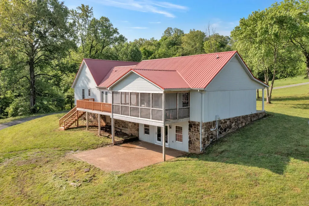 242 Woodruff Lane Cadiz KY 42211