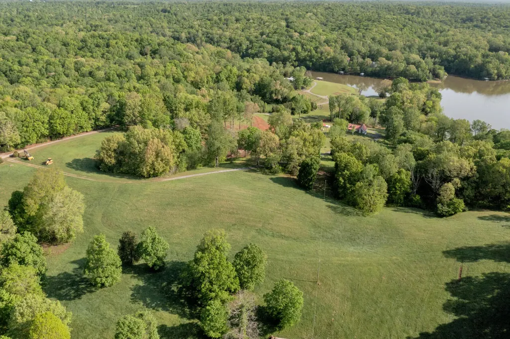242 Woodruff Lane Cadiz KY 42211