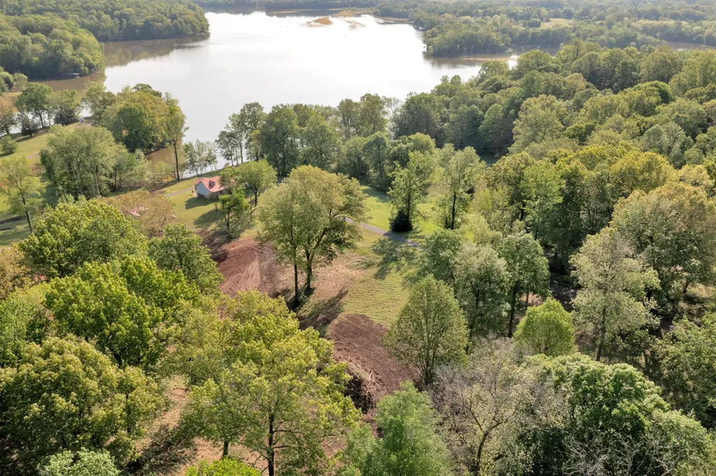 242 Woodruff Lane Cadiz KY 42211
