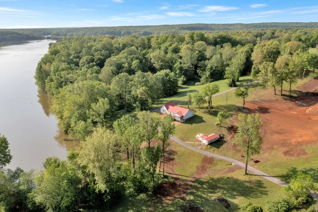 242 Woodruff Lane Cadiz KY 42211