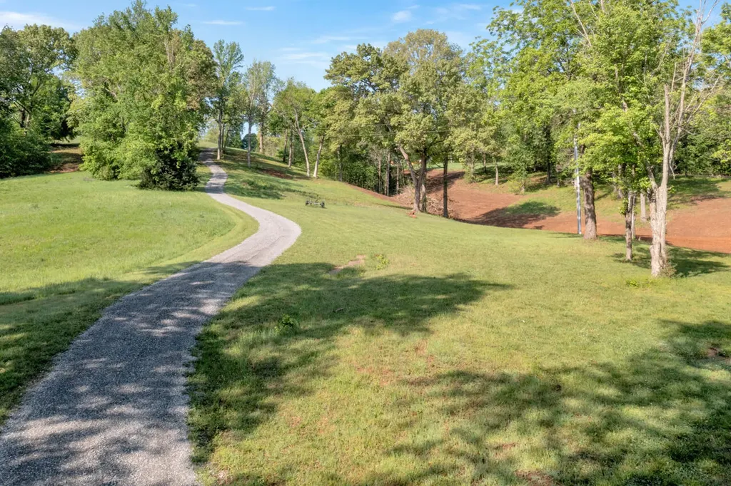 242 Woodruff Lane Cadiz KY 42211
