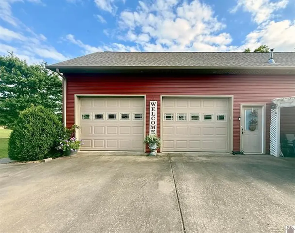 2271 Ky-97 Mayfield KY 42066