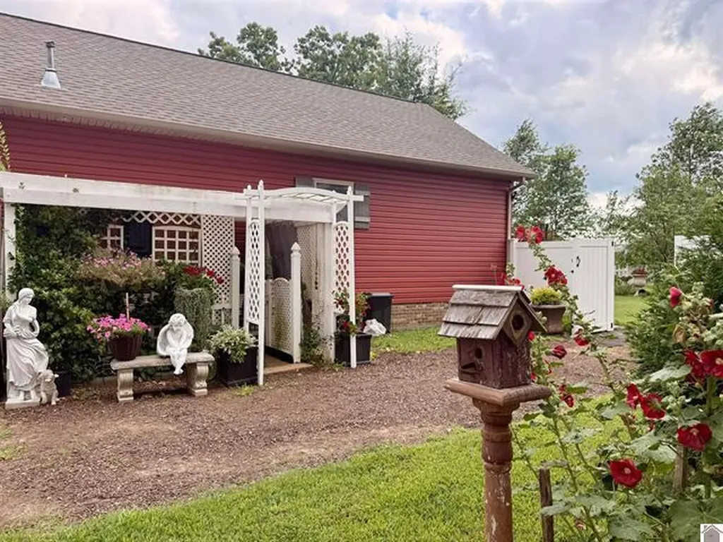2271 Ky-97 Mayfield KY 42066