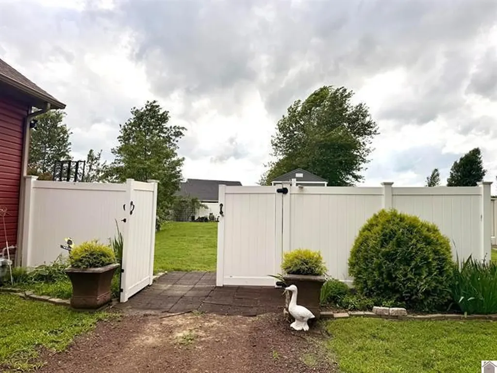 2271 Ky-97 Mayfield KY 42066