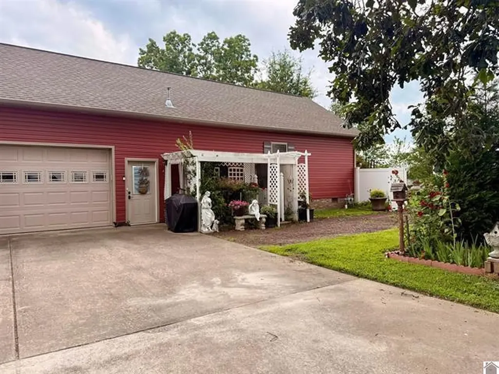 2271 Ky-97 Mayfield KY 42066