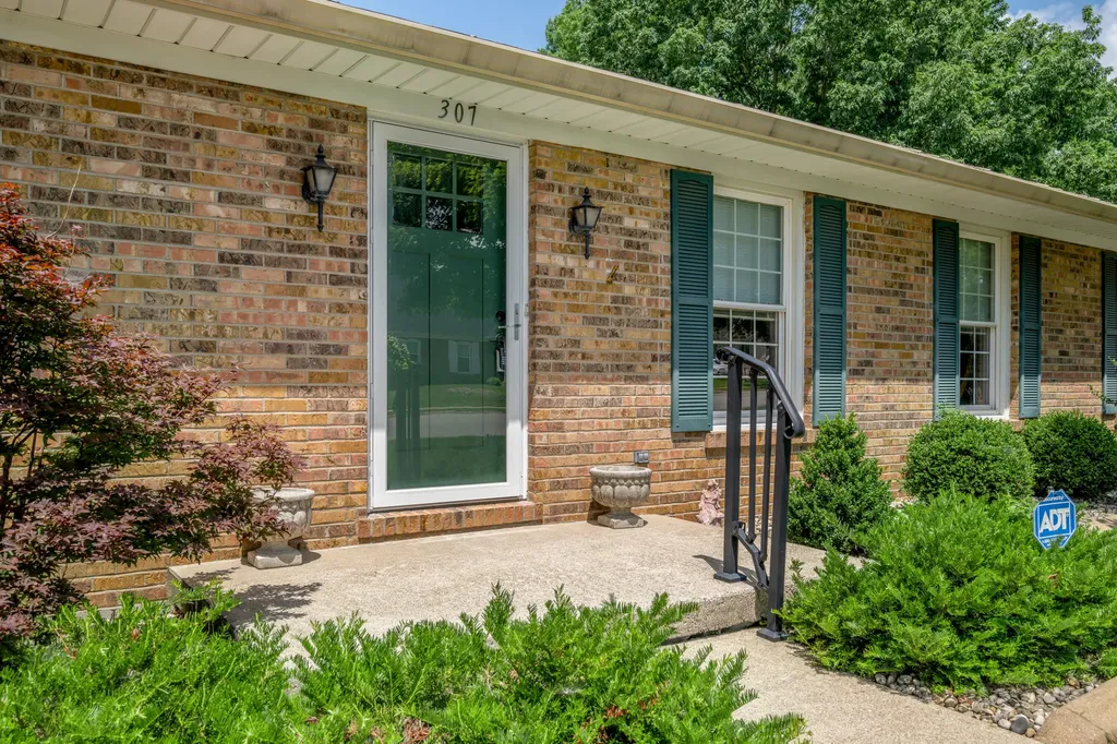 307 Beacon Hill Nicholasville KY 40356