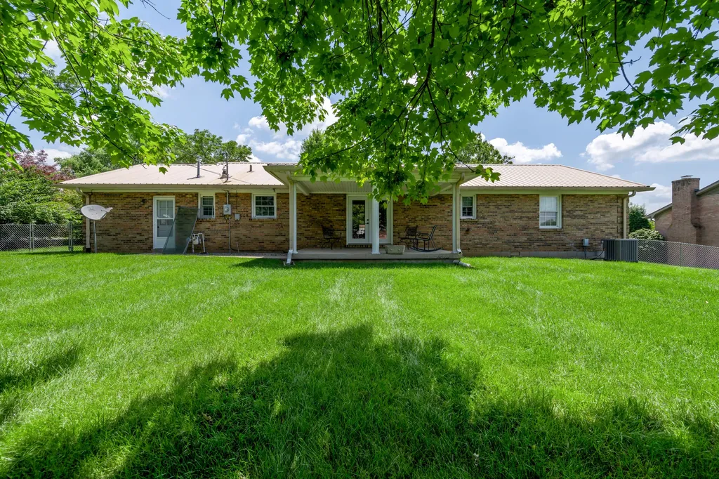 307 Beacon Hill Nicholasville KY 40356