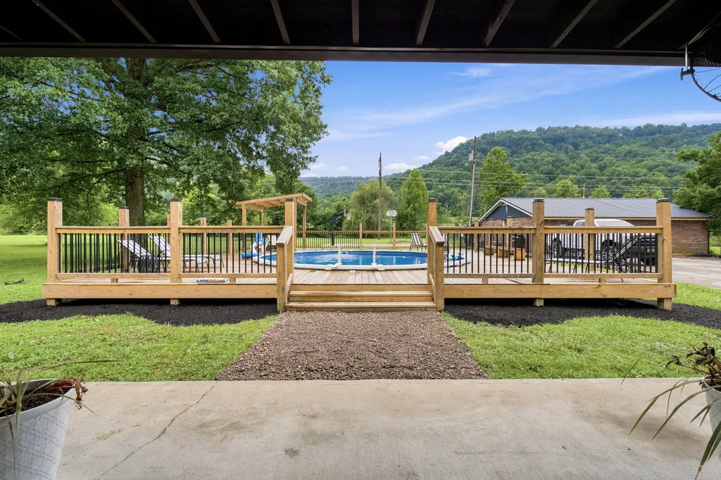 971 E College Avenue Stanton KY 40380