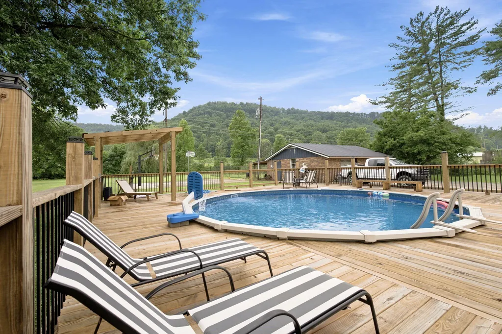 971 E College Avenue Stanton KY 40380