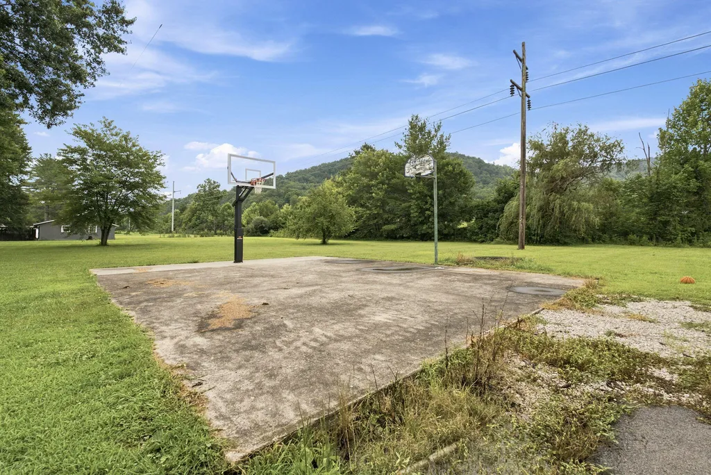 971 E College Avenue Stanton KY 40380