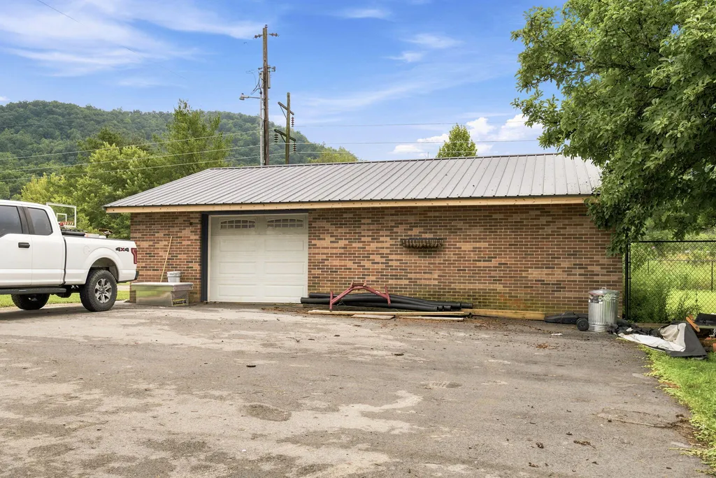 971 E College Avenue Stanton KY 40380