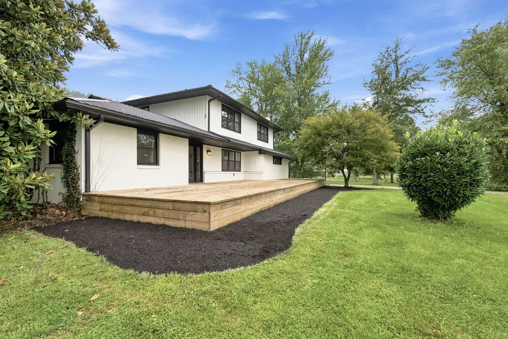 971 E College Avenue Stanton KY 40380