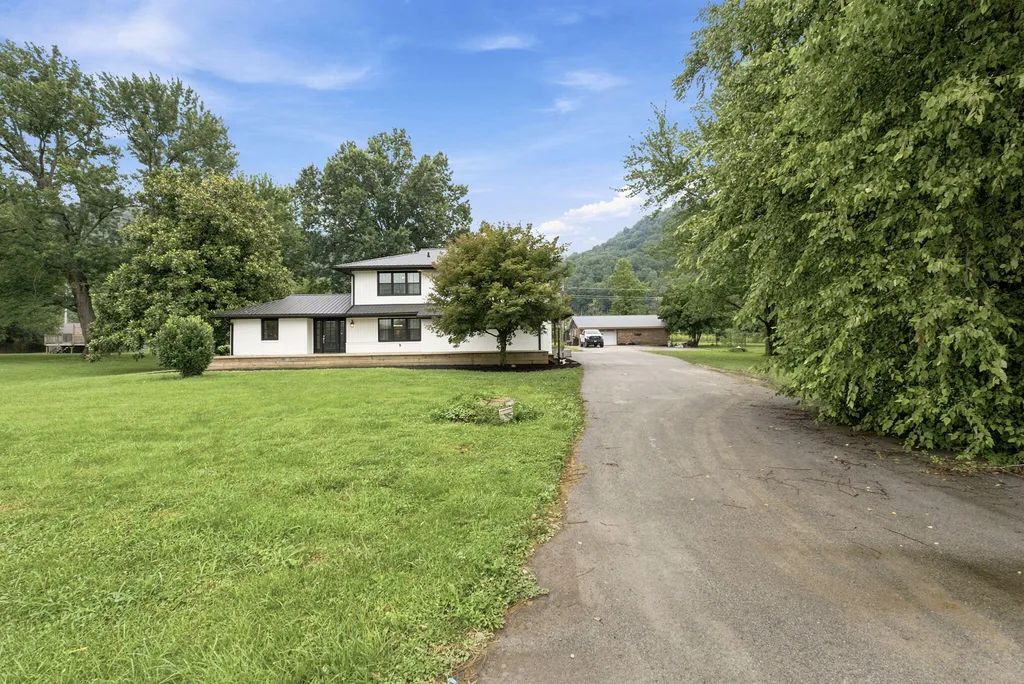 971 E College Avenue Stanton KY 40380