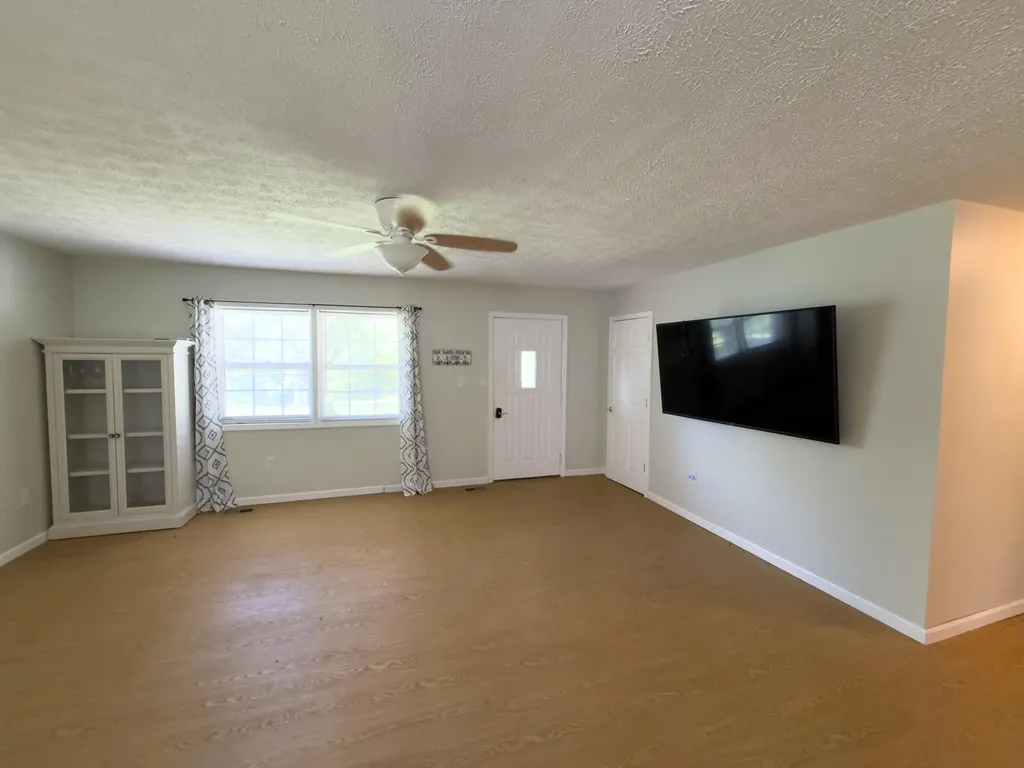410 Laurel Lake Resort Road Corbin KY 40701