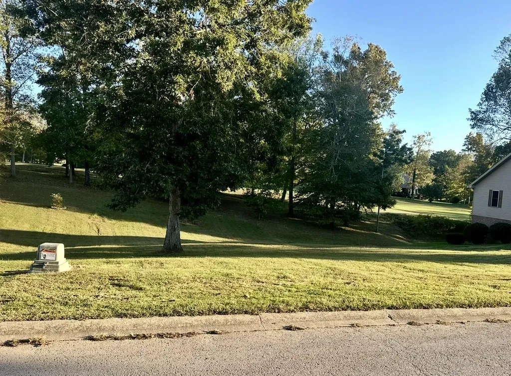 18 Fairway Trace Cadiz KY 42211