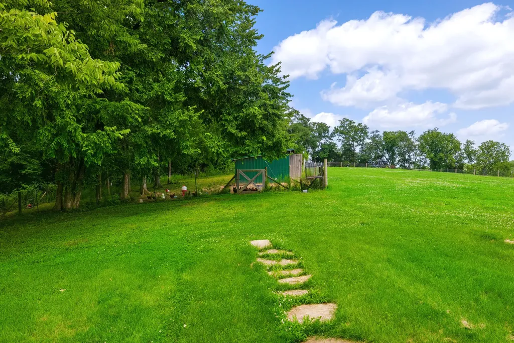 151 Kennedy Bridge Road Lancaster KY 40444