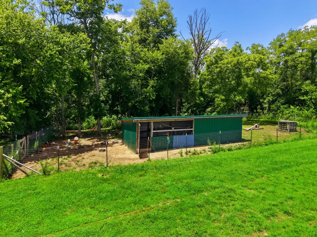 151 Kennedy Bridge Road Lancaster KY 40444