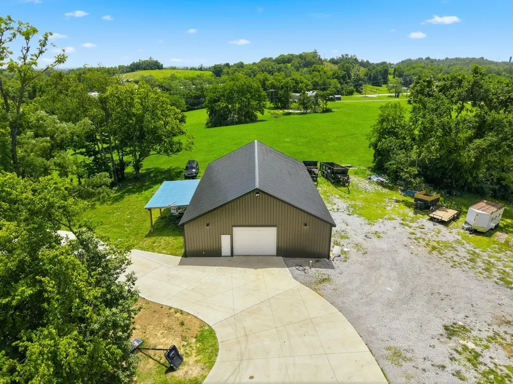 151 Kennedy Bridge Road Lancaster KY 40444