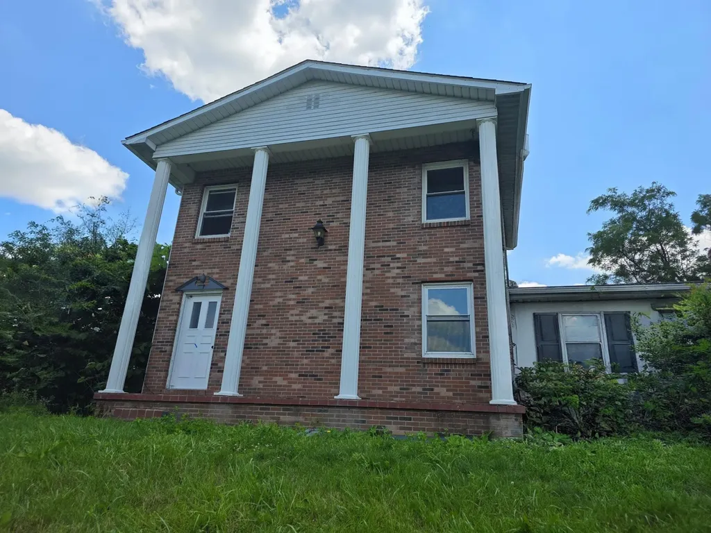 874 N Richmond Road Berea KY 40403