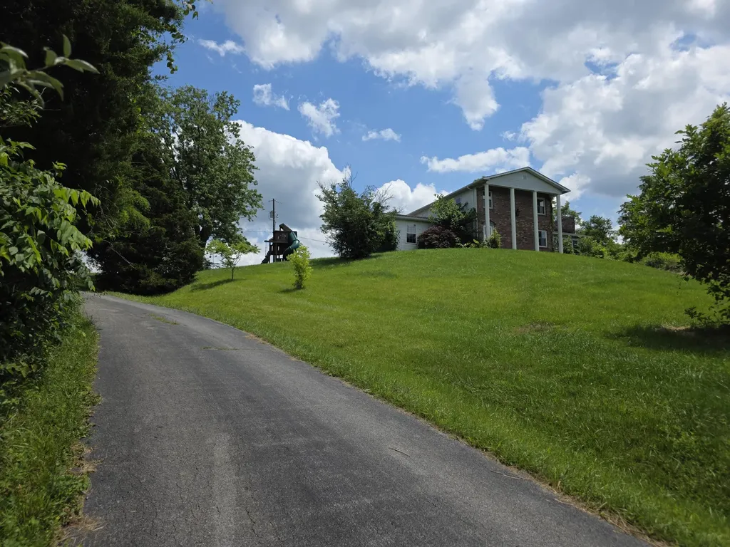 874 N Richmond Road Berea KY 40403