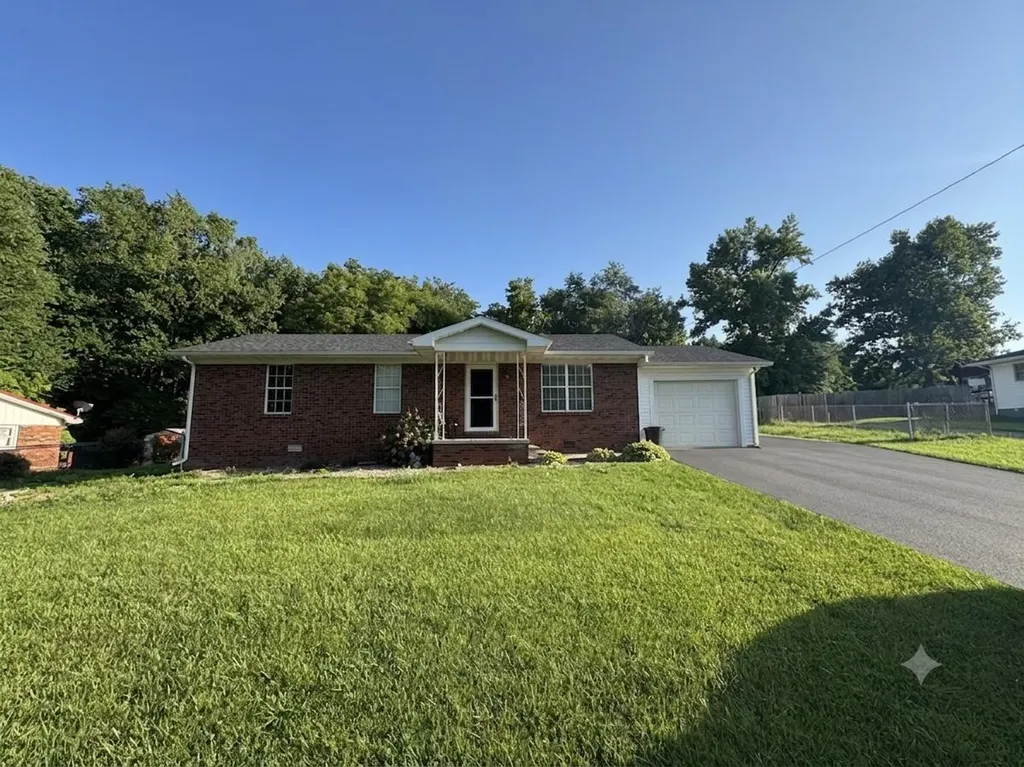297 Oak Street Russell Springs KY 42642