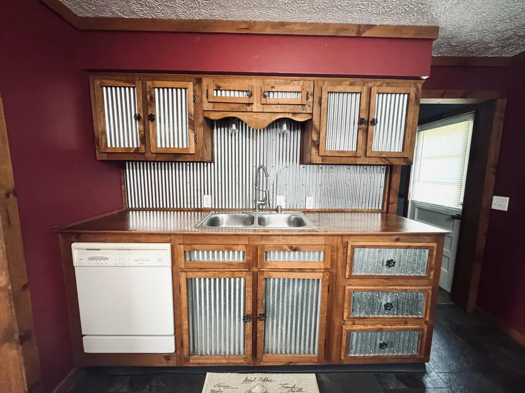 297 Oak Street Russell Springs KY 42642