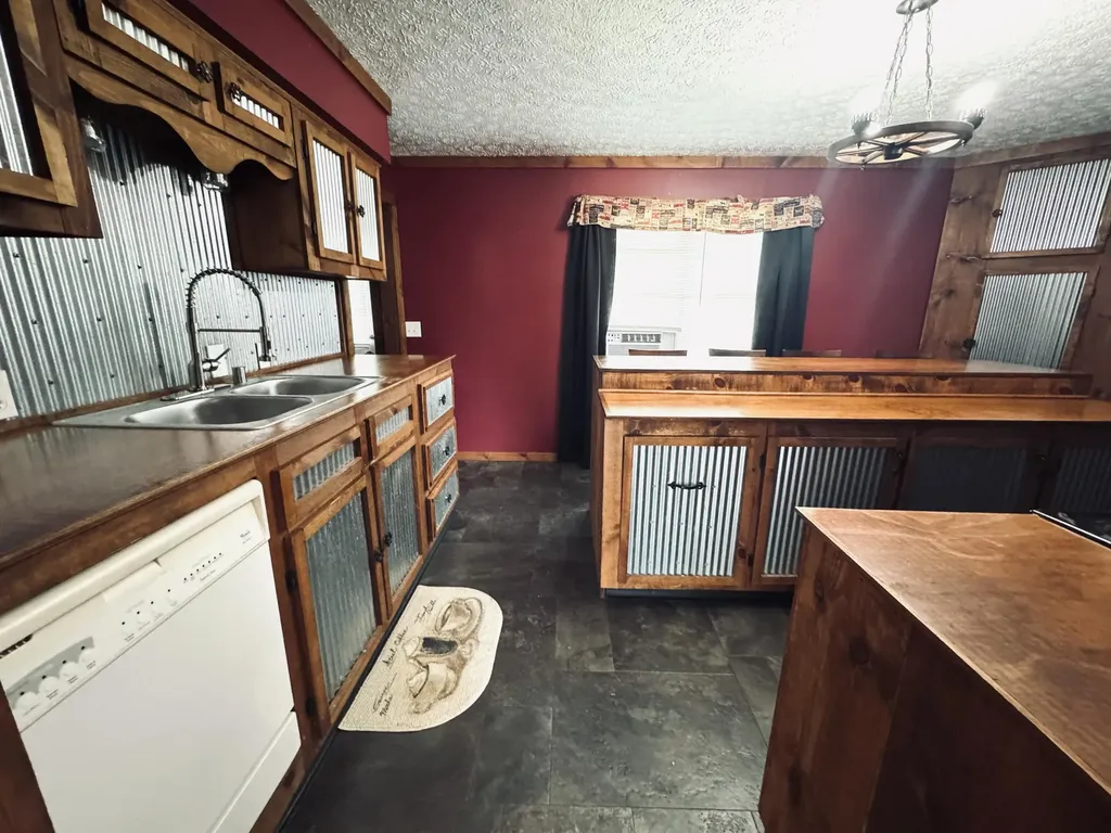 297 Oak Street Russell Springs KY 42642