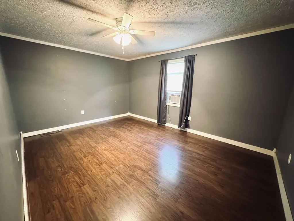 297 Oak Street Russell Springs KY 42642