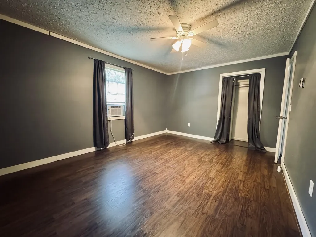 297 Oak Street Russell Springs KY 42642