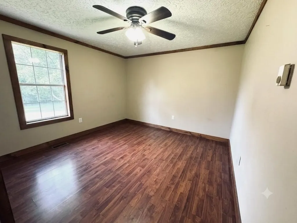 297 Oak Street Russell Springs KY 42642