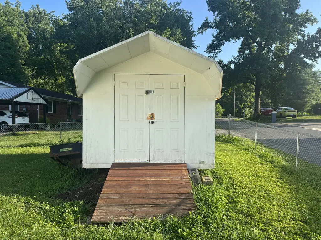 297 Oak Street Russell Springs KY 42642