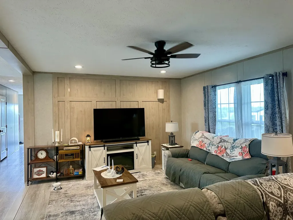 19 Dove Lane East Bernstadt KY 40729