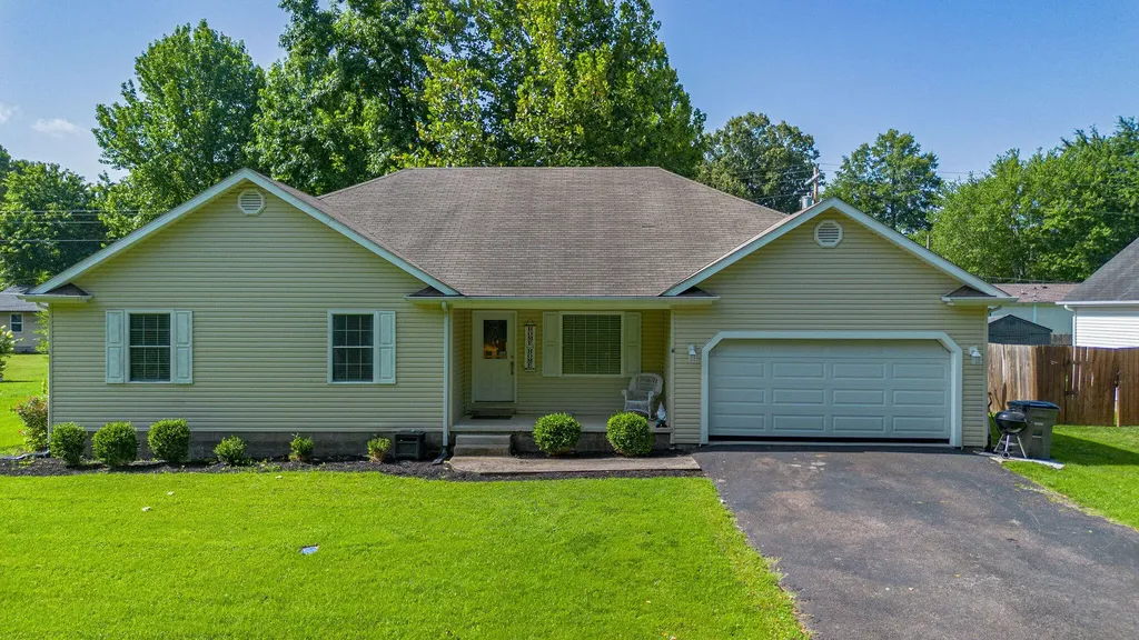 1611 Creekside Drive Paducah KY 42003