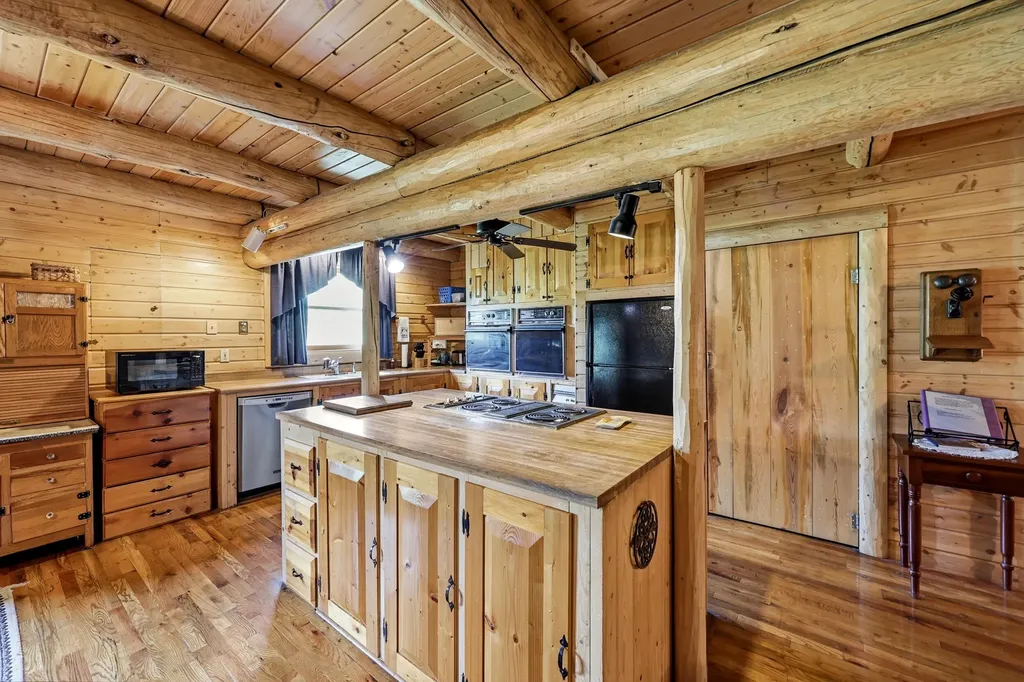 3276 Mundys Landing Road Versailles KY 40383
