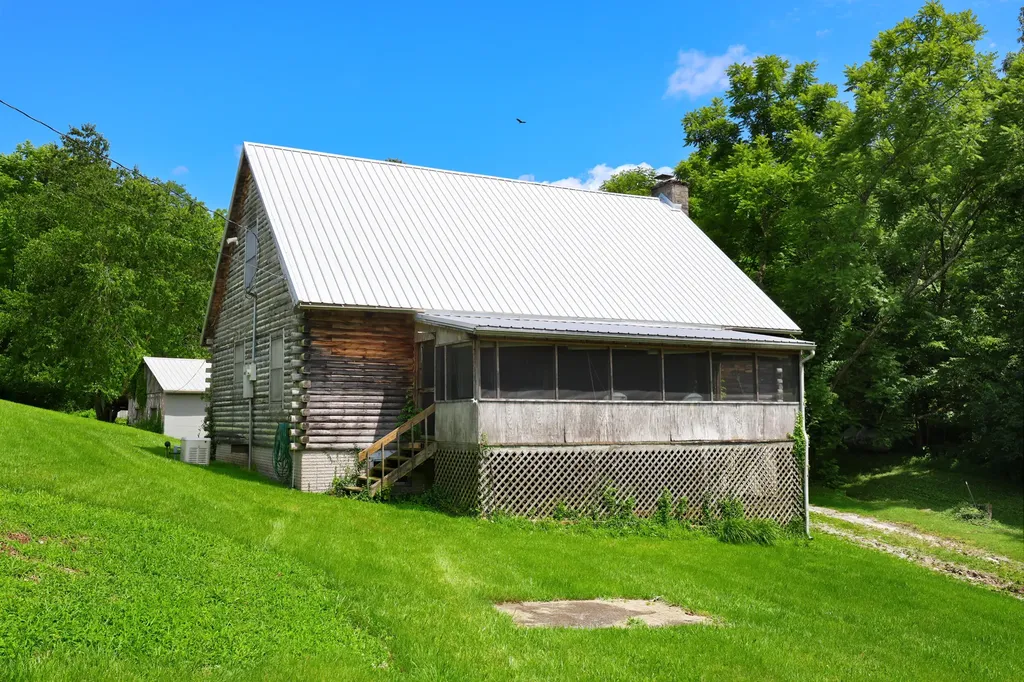 3276 Mundys Landing Road Versailles KY 40383