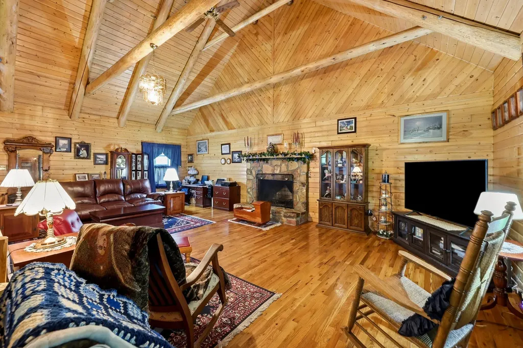 3276 Mundys Landing Road Versailles KY 40383
