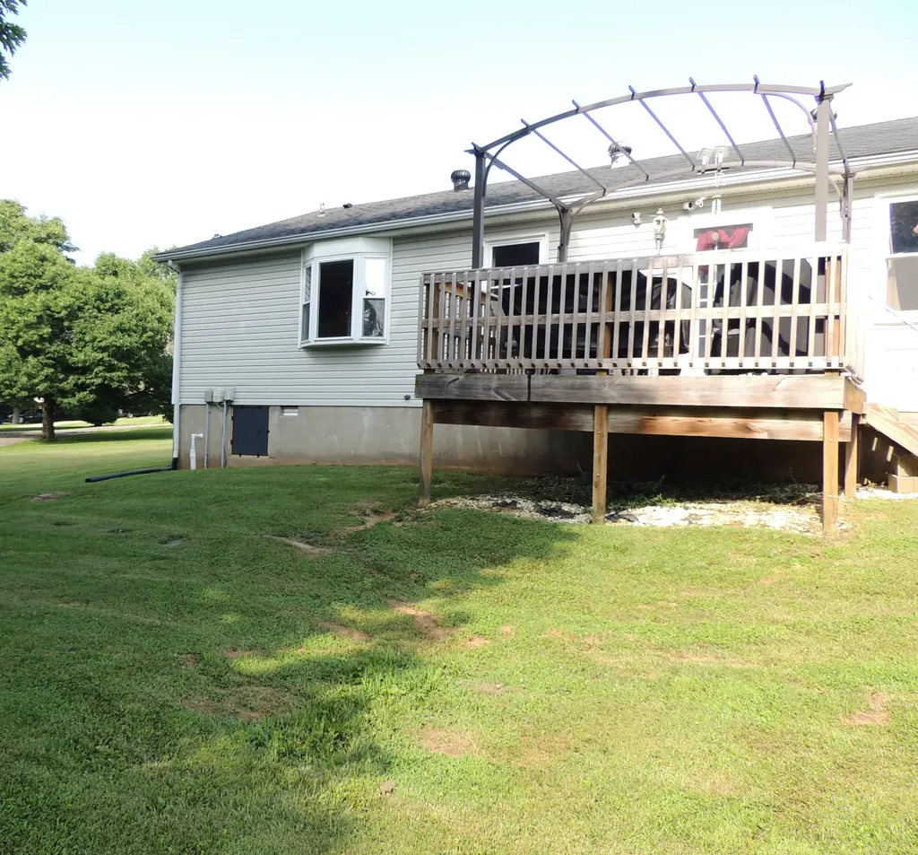 104 Thomas Street Frankfort KY 40601