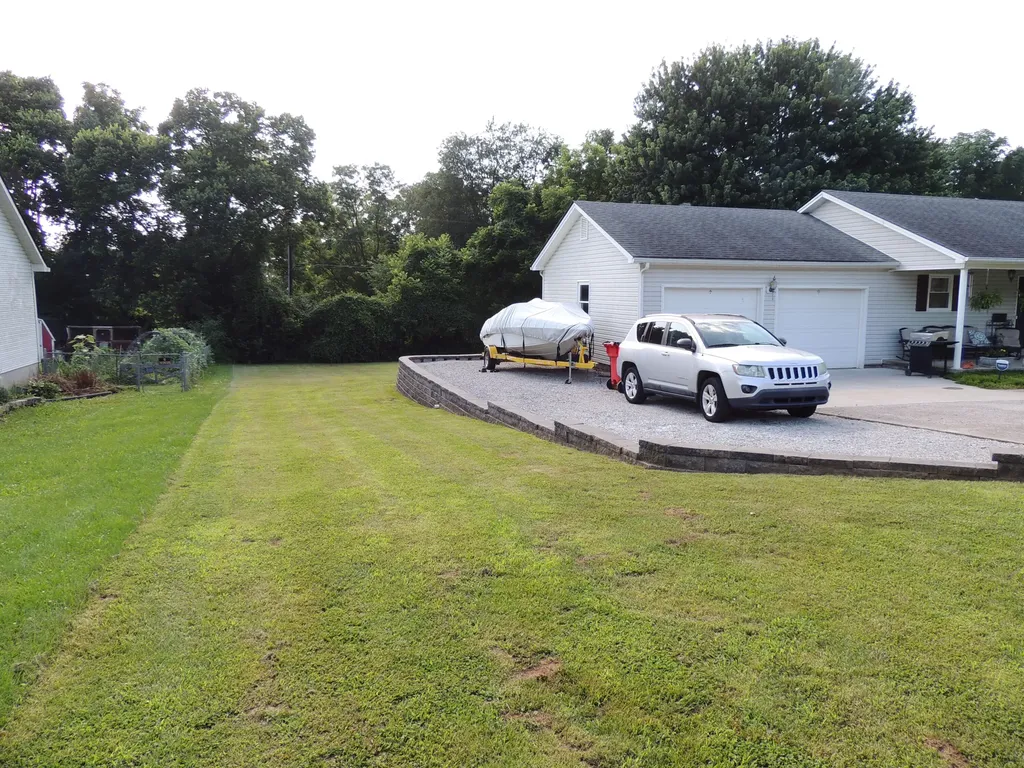 104 Thomas Street Frankfort KY 40601
