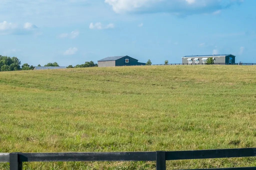 2511 Calvary Ridge Road Yosemite KY 42566