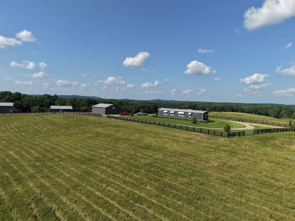 2511 Calvary Ridge Road Yosemite KY 42566