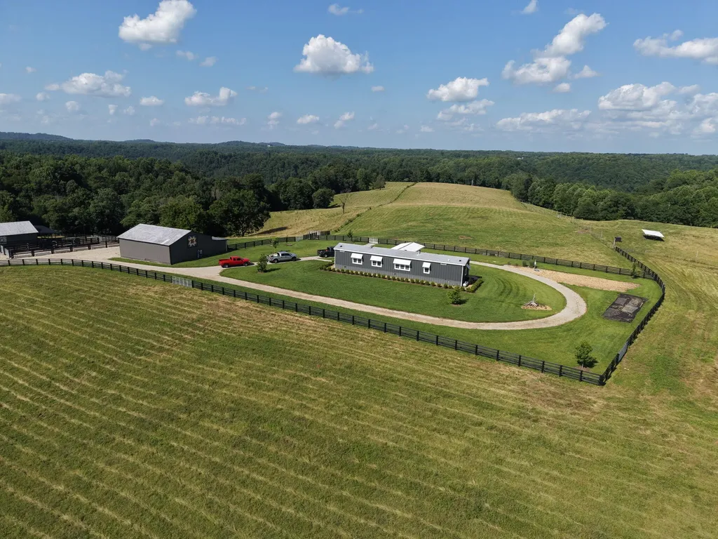 2511 Calvary Ridge Road Yosemite KY 42566
