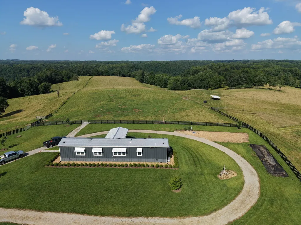 2511 Calvary Ridge Road Yosemite KY 42566