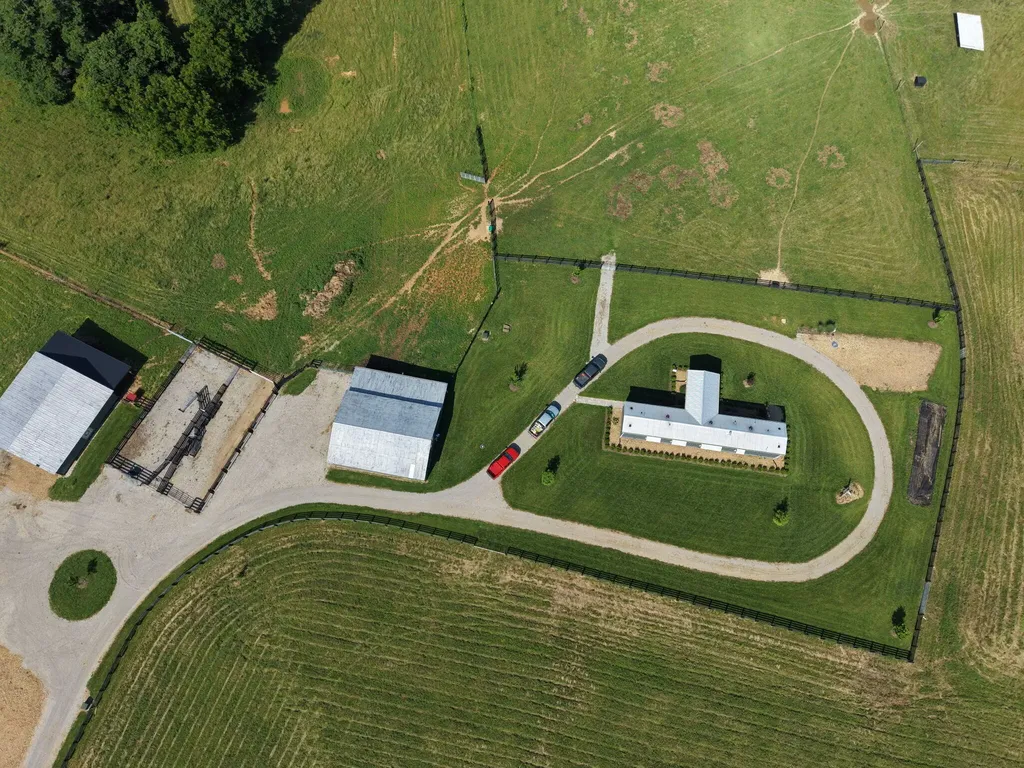 2511 Calvary Ridge Road Yosemite KY 42566