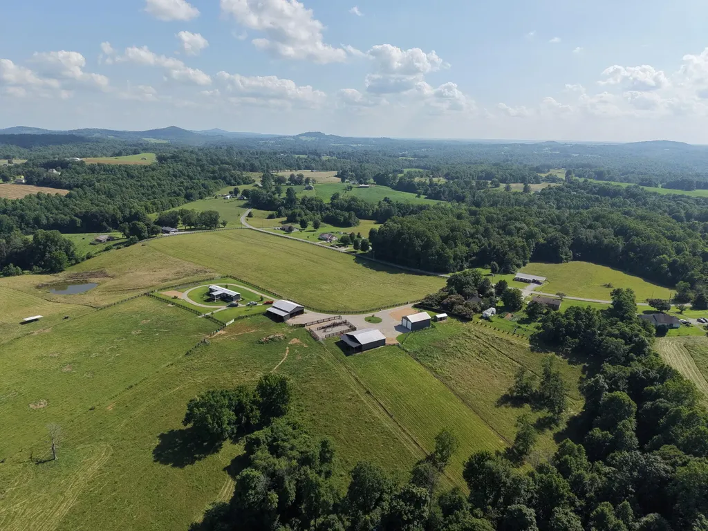 2511 Calvary Ridge Road Yosemite KY 42566