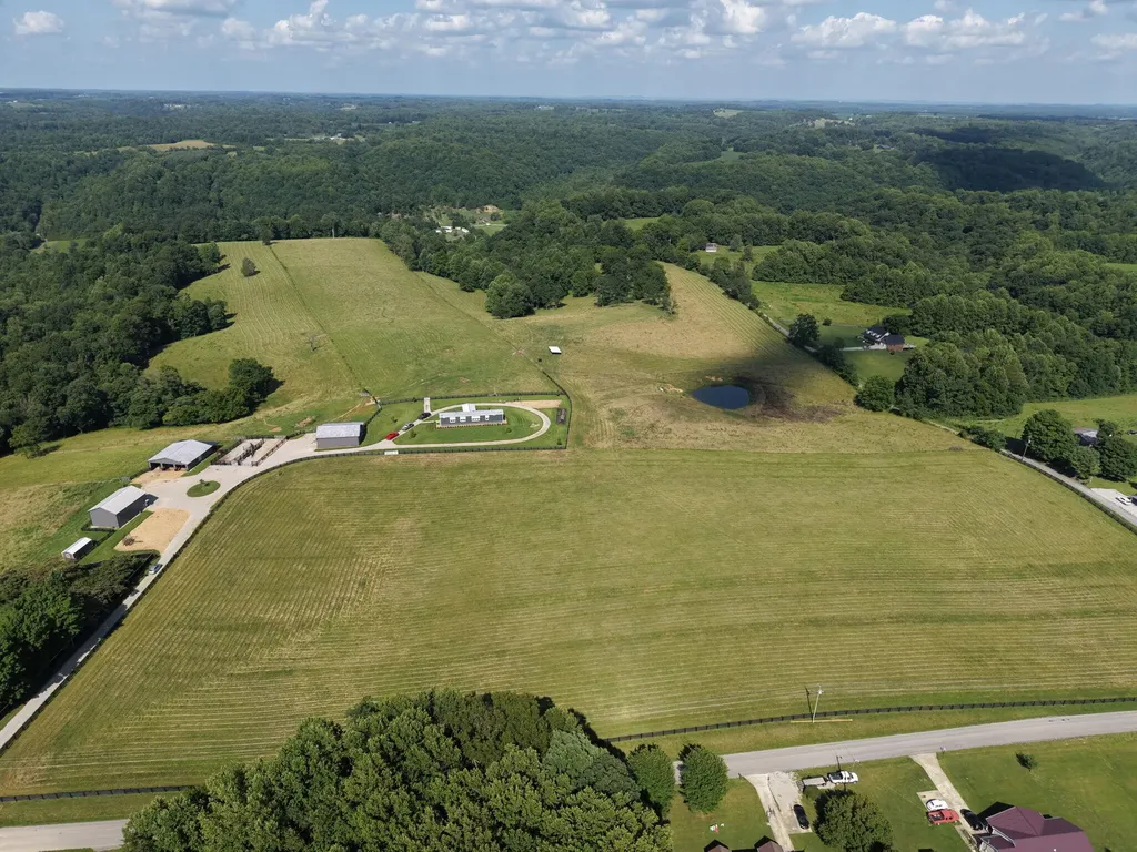 2511 Calvary Ridge Road Yosemite KY 42566