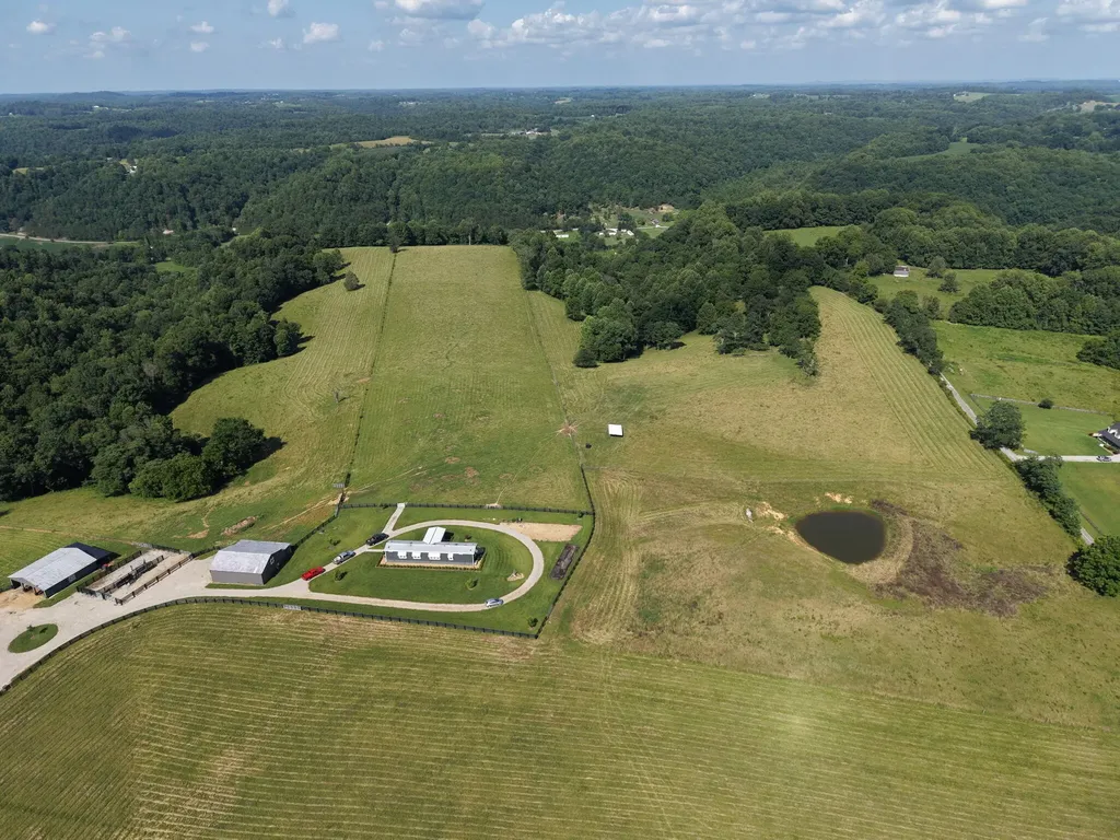 2511 Calvary Ridge Road Yosemite KY 42566