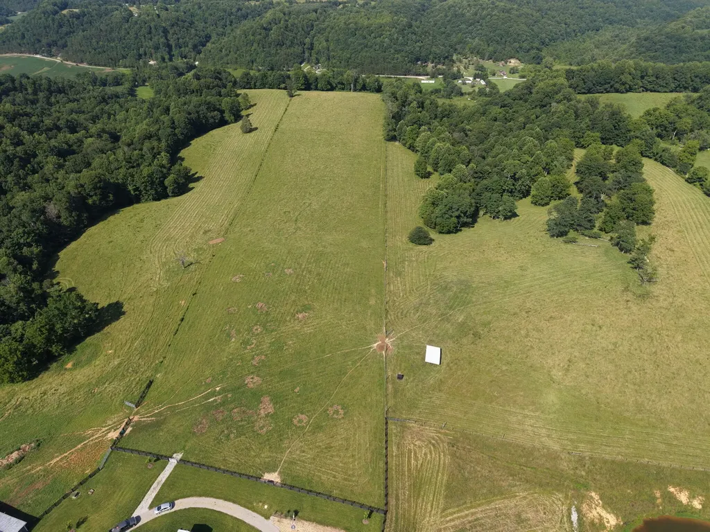 2511 Calvary Ridge Road Yosemite KY 42566