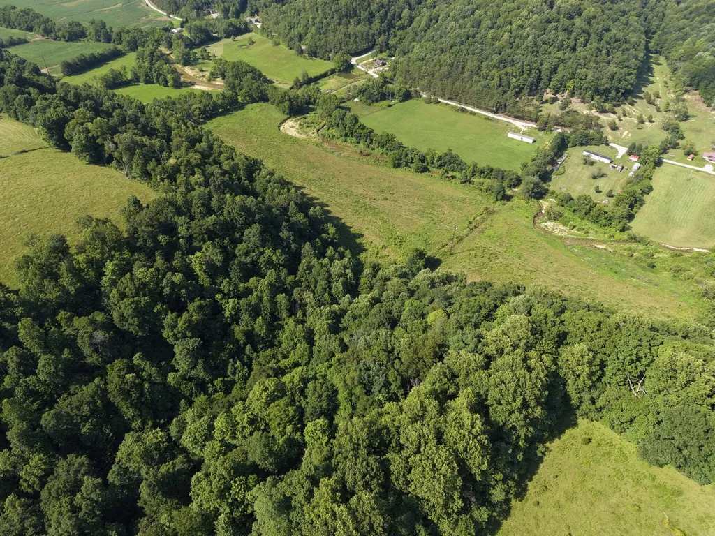 2511 Calvary Ridge Road Yosemite KY 42566