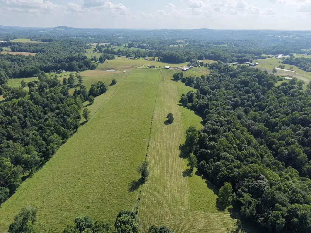 2511 Calvary Ridge Road Yosemite KY 42566